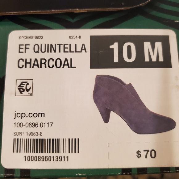 Ladies JCP gray faux suede booties EUC - Picture 4 of 4